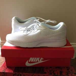 Nike Tanjun men’s sneakers